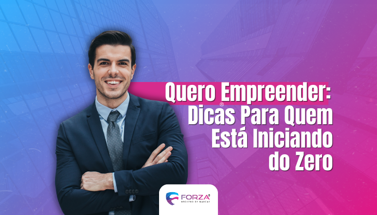 homem sorrindo de terno representando empreender